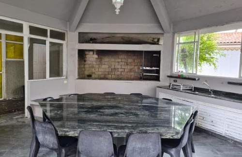 Florida House | Casa 30 metros da praia com wifi e garagem 6 carros