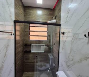 Maracana House | Casa a 2 quadras da praia com churrasqueira