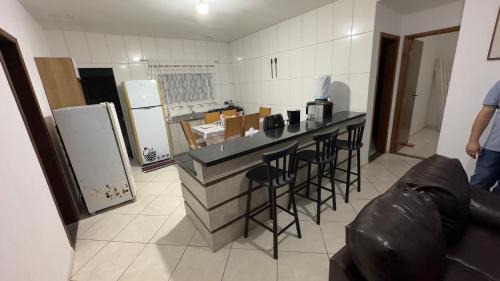 Matinhos House | Casa a 60m do Mar Ar Condicionado e Piscina