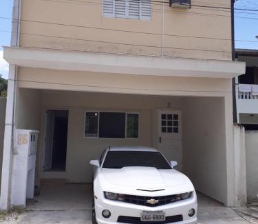Toninhas House | Casa a 80m da Praia das Toninhas