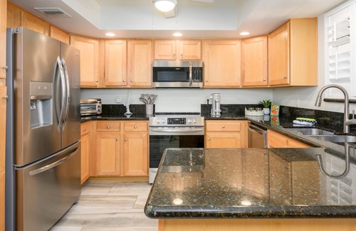 Paradise Valley Village Condo | CASA ACACIA-Camelback Mtn view at Anasazi Village