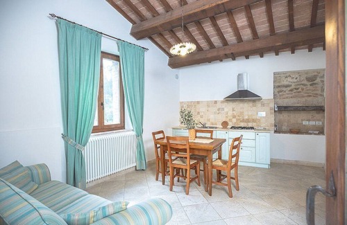 Rapolano Terme House | Casa Adalmina A: A pleasant and spacious apartment that is part of an ancient country house built on a hillside, surrounded by meadows and woods.