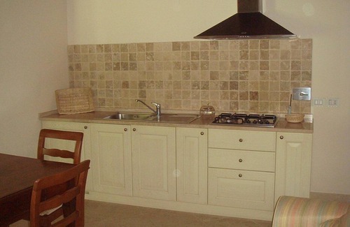 Rapolano Terme House | Casa Adalmina C: A pleasant and spacious apartment that is part of an ancient country house built on a hillside, surrounded by meadows and woods.