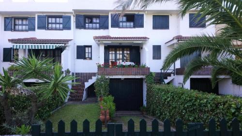 Gozon House | Casa adosada playa Verdicio