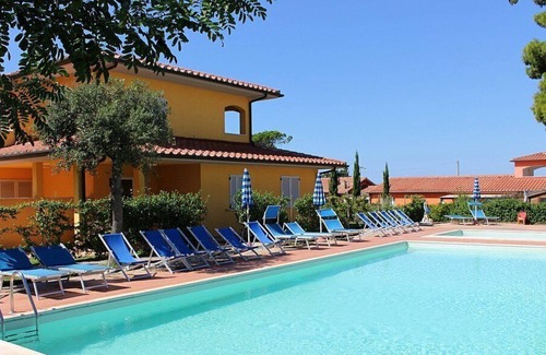 Puntone House | Casa Aliade D, fully refundable with voucher*: A welcoming apartment that is part of a villa surrounded by the greenery.