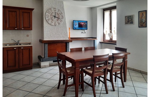 Vignola House | "Casa Alice" large private garden- lake and mountains- free WiFi