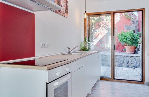 El Madronal Villa | “Casa Aloe” with Mountain View, Wi-Fi, Balcony, Terrace, Garden & Pool