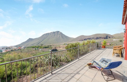 El Madronal Villa | “Casa Aloe” with Mountain View, Wi-Fi, Balcony, Terrace, Garden & Pool