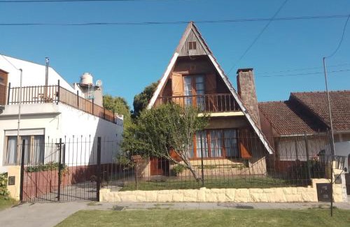 Las Colinas de Peralta Ramos House | Casa alpino cerca del mar!