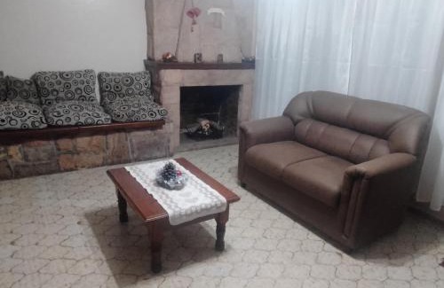 Las Colinas de Peralta Ramos House | Casa alpino cerca del mar!