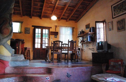 Mina Clavero House | Casa Amarilla