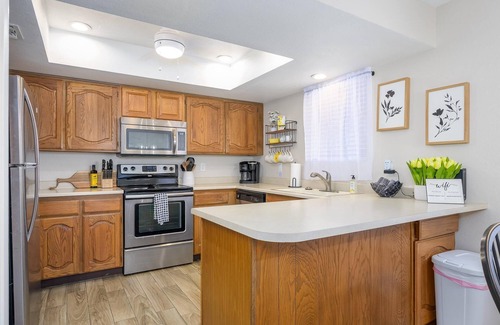 Paradise Valley Village Condo | CASA AMARILLO - Anasazi Village - Updated Top Floor Unit