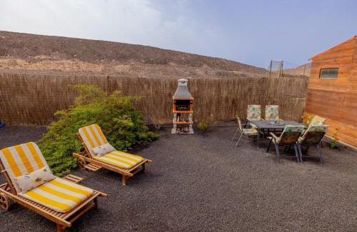 Tuineje House | Casa Amaya - Spacious House with Pool, Large Garden, BBQ, 2 Terraces, and Ideal Location