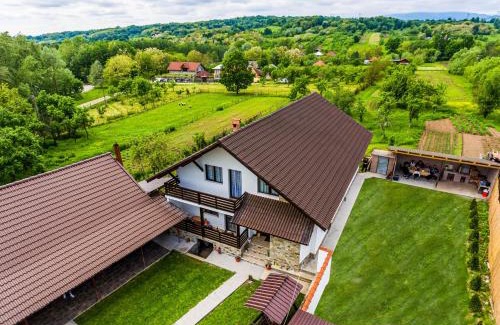Bumbesti-Pitic House | Casa Andra si Denis