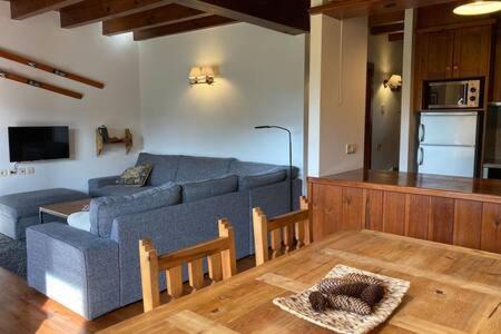 Sainte-Leocadie House | Casa Argelaga