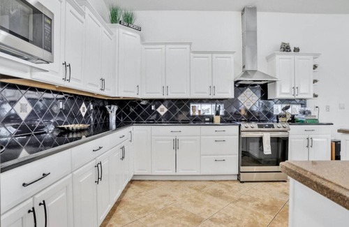 Park East Villa | Casa Asaka Waterfront Pool Paradise