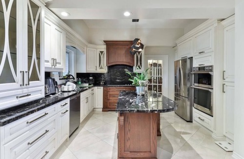 Newtonbrook House | Casa Athena — Luxury Toronto Mansion with Gym