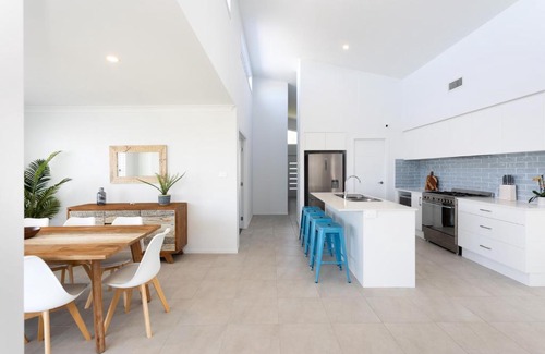 Burrill Lake House | Casa Azul