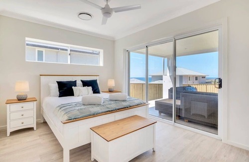 Catherine Hill Bay House | Casa Bel - Pool Table- 2 Minutes to Beach.
