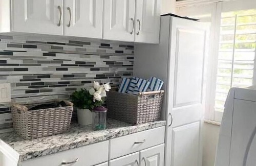 Survey Creek House | Casa Blanca On El Lago