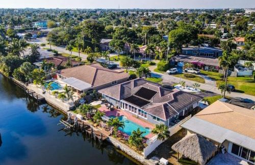 Deerfield Beach House | Casa by The Cove 3 bedroom 2 bath plus Office Intracoastal Front with Heated Pool and Spa