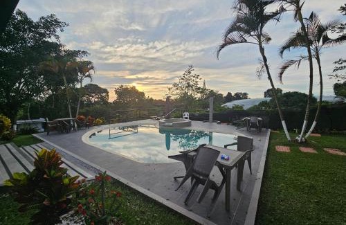 Pereira House | Casa Campestre De 6 Habitaciones Por Parceros Group