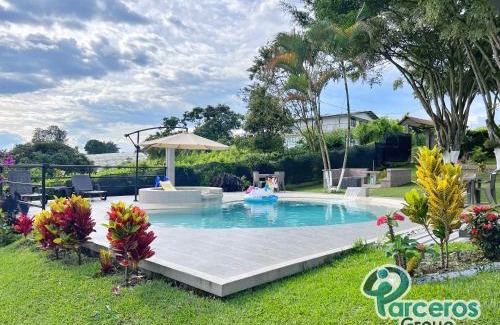 Pereira House | Casa Campestre De 6 Habitaciones Por Parceros Group