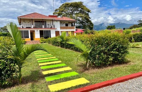Guamal House | Casa Campestre Denis