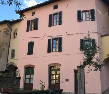 Mologno Apartment | Casa Carlo