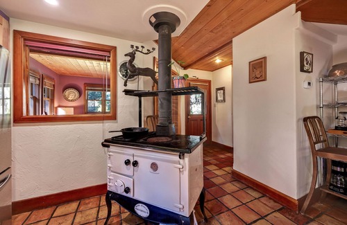 Sebastopol House | Casa Carolina, a Wine Country Home