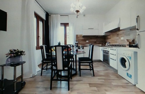 Mestre Apartment | CASA CAVALIERI: CREATED TO MAKE YOU DREAM. 10 MINUTES FROM VENICE.