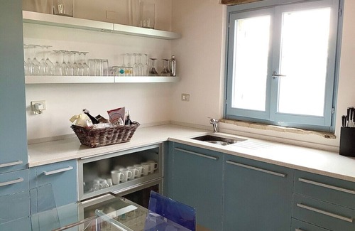 Monsampietro Morico House | Casa Ciliegia, Sleeps 4 (2 Bedrooms).