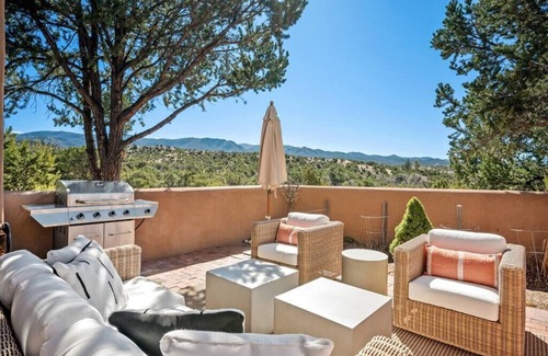 Nambe Pueblo House | Casa Colibri - Luxury Retreat with Mountain Views