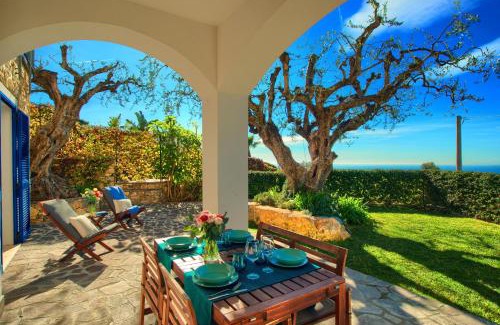 Bordighera House | Casa con 2 camere da letto,piscina jacuzzi AC wifi e bici elettriche