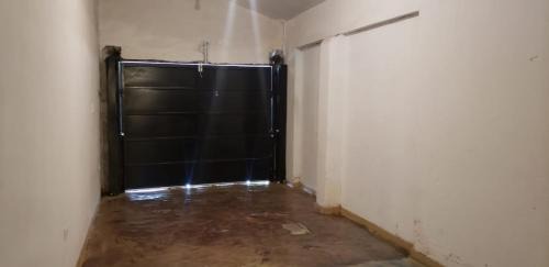 Santiago del Estero House | Casa con garaje sobre avenida