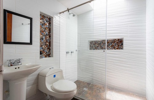 Suba House | Casa con Jacuzzi en Bogota (Weed Friendly)