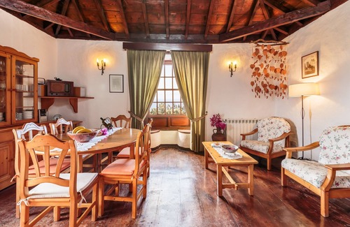 Callejones Cottage | Casa con Piscina Privada y Jardines Bien Ubicada en La Palma