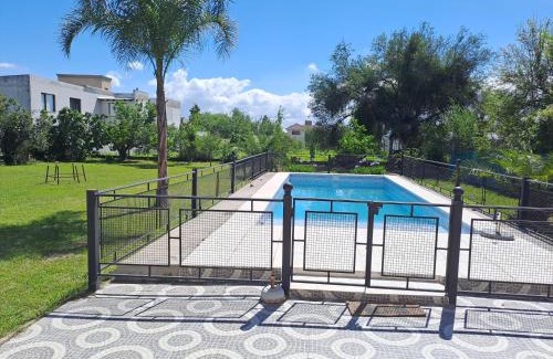 Salta House | Casa con piscina y parque en Salta , zona aeropuerto