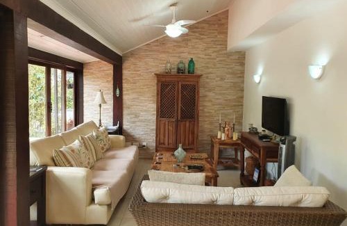 Porto Belo House | Casa Condomínio com 04 quartos, 200 metros da Praia de Manguinhos