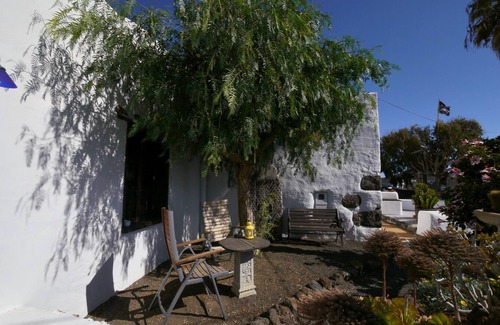Guatiza House | CASA CONSULTORIO, country house in unique nature.