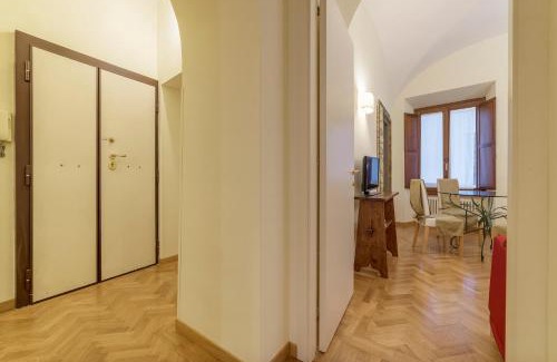 Rione VIII Sant'Eustachio Apartment | Casa Cornacchie - FromHometoRome