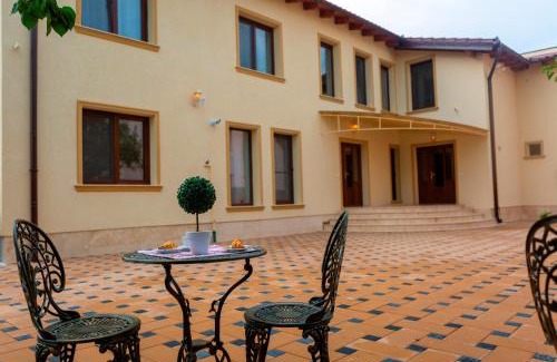 Alba Iulia Hotel | Casa cu Nuc