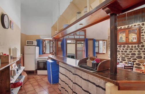 Carrizal House | Casa Cueva |Top Location| Excellent wifi | Airport