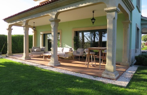 Frades Villa | Casa da Agra, villa with pool and splendid garden