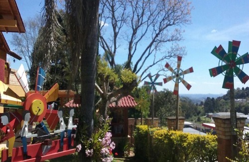 Universitario House | Casa das Palmeiras + Quiosque