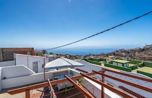 Chio Apartment | CASA DE BOMBEROS - Chio - 5 rooms, 2 kitchen, 2 terraces, film projector, fibre net