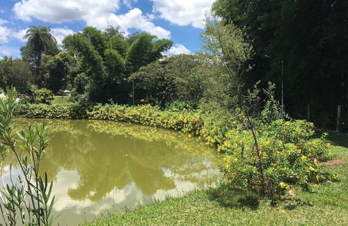 Betim Cottage | Casa de Campo Aconchegante em Betim, com Piscina, Sauna, Lagos e Mais