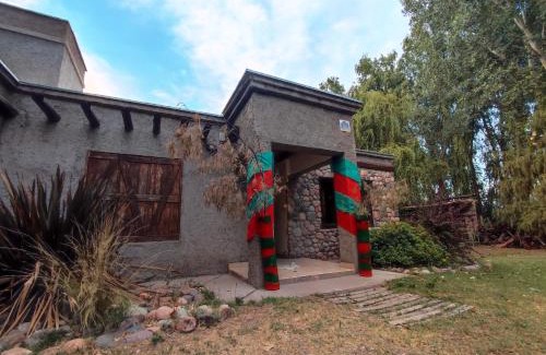 Tunuyan House | Casa de campo de piedra