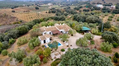 Villanueva de Tapia House | Casa de Campo La Mejorana Refugio entre olivos sin renunciar al confort