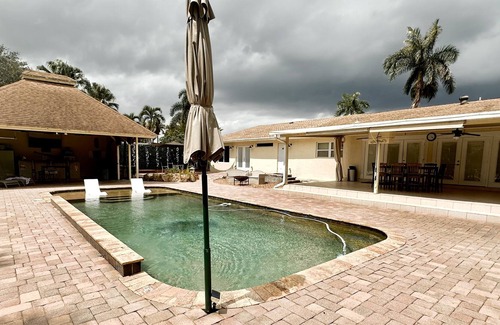 Southwest Ranches House | Casa de Cox, Private home w/gated entrance, two master bedrooms and guest house